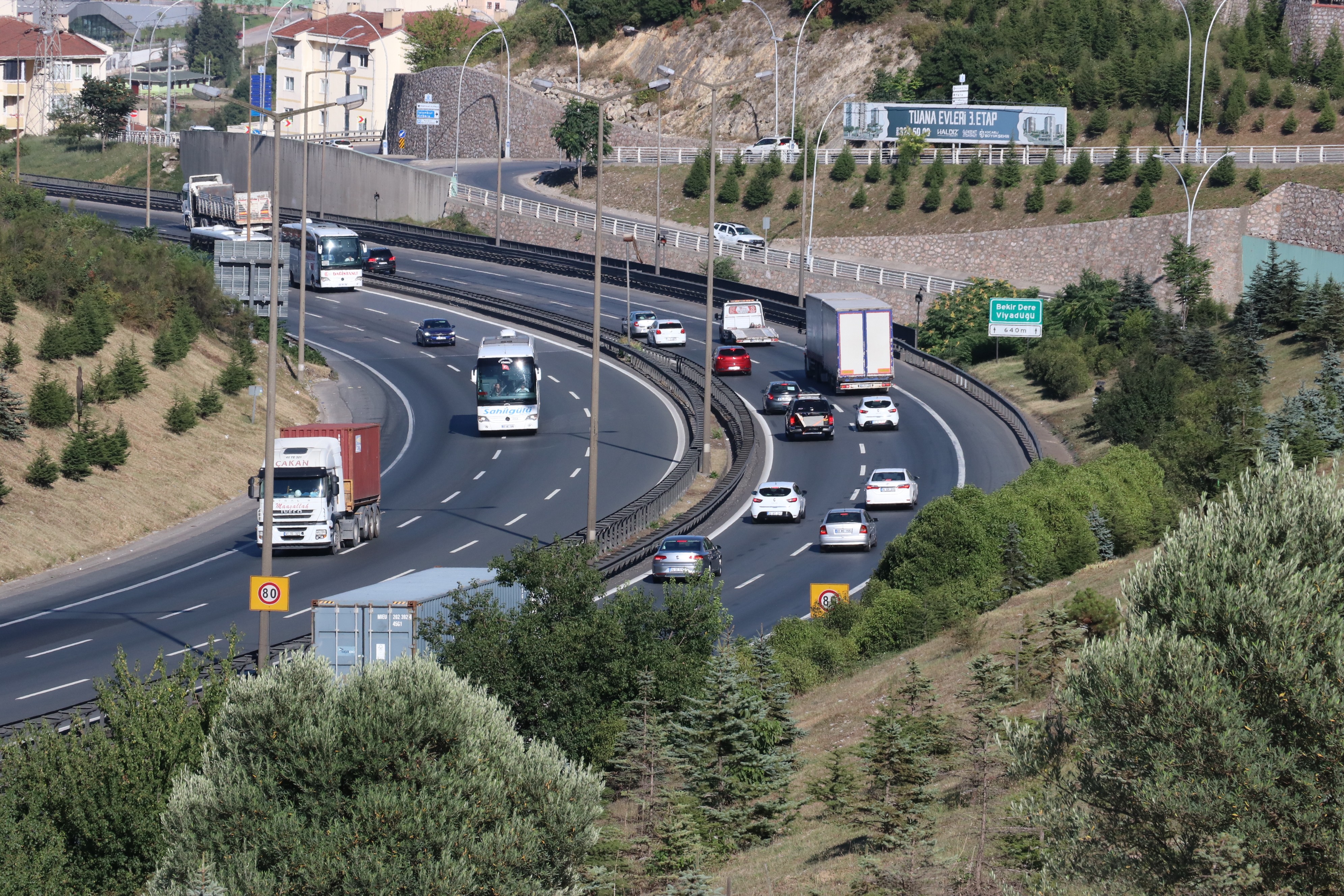 TEM Otoyolu’nda bayram yoğunluğu başladı