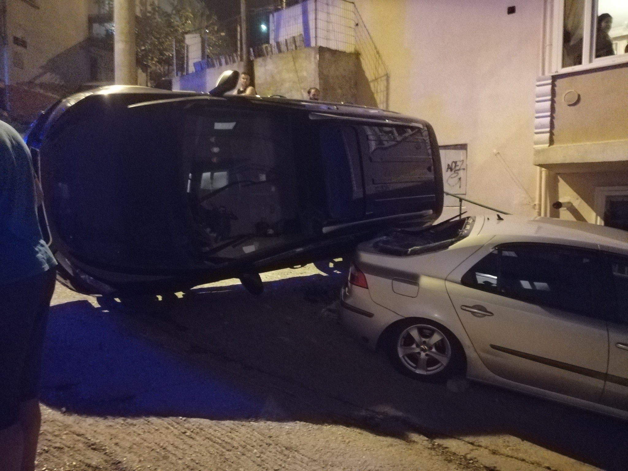 İzmit İlçesinde Ehliyetsiz Sürücü Kaza Yaptı, Annesi Ölümden Döndü